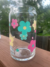 Load image into Gallery viewer, Flower Pastels, 16 oz glass cup.
