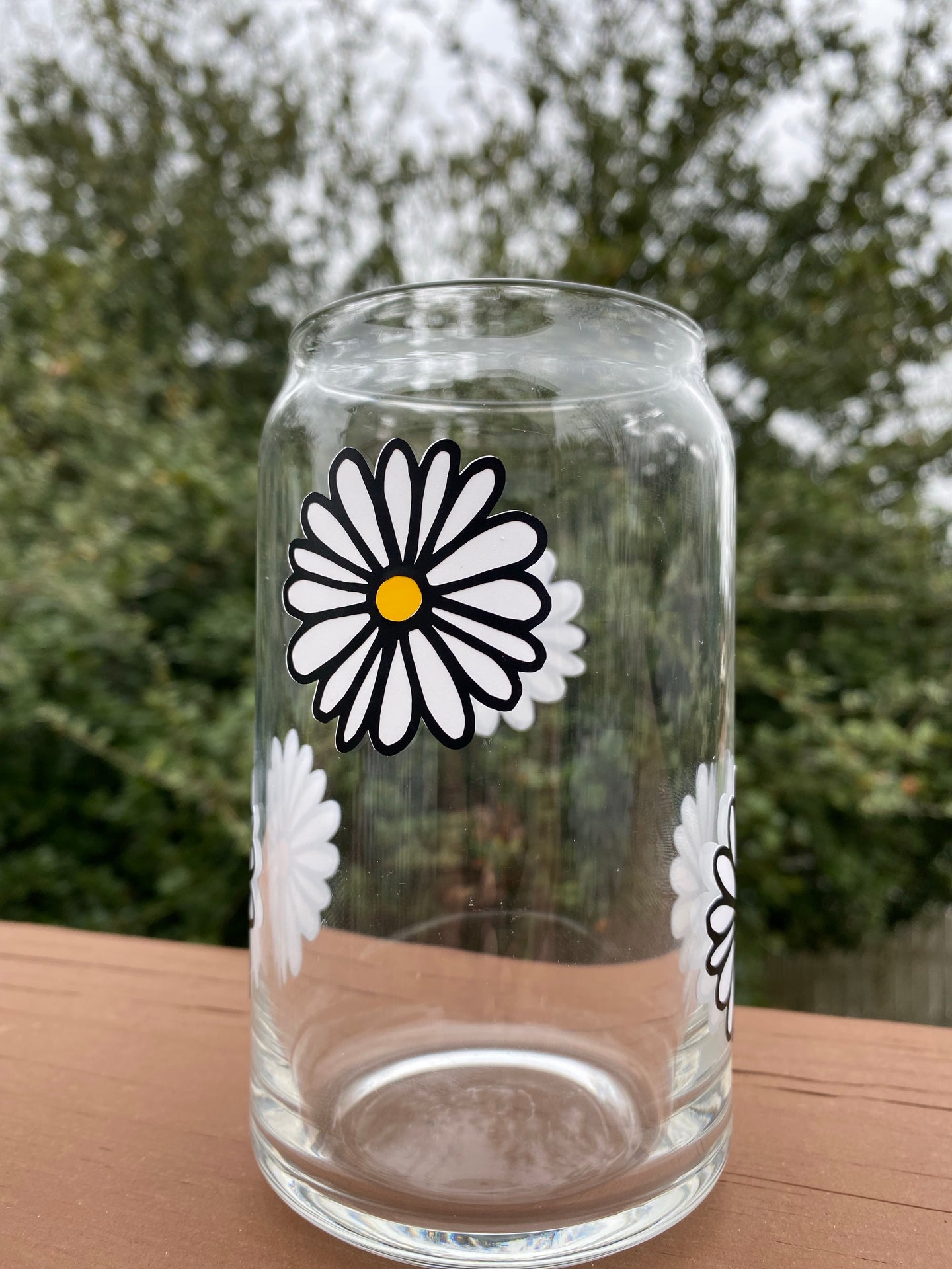 Daisy Flower 16 oz. glass can cup