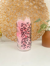Load image into Gallery viewer, Mama Leopard glass cup, 20 oz.
