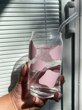 Load image into Gallery viewer, Pink Cow print 16 oz. glass cup
