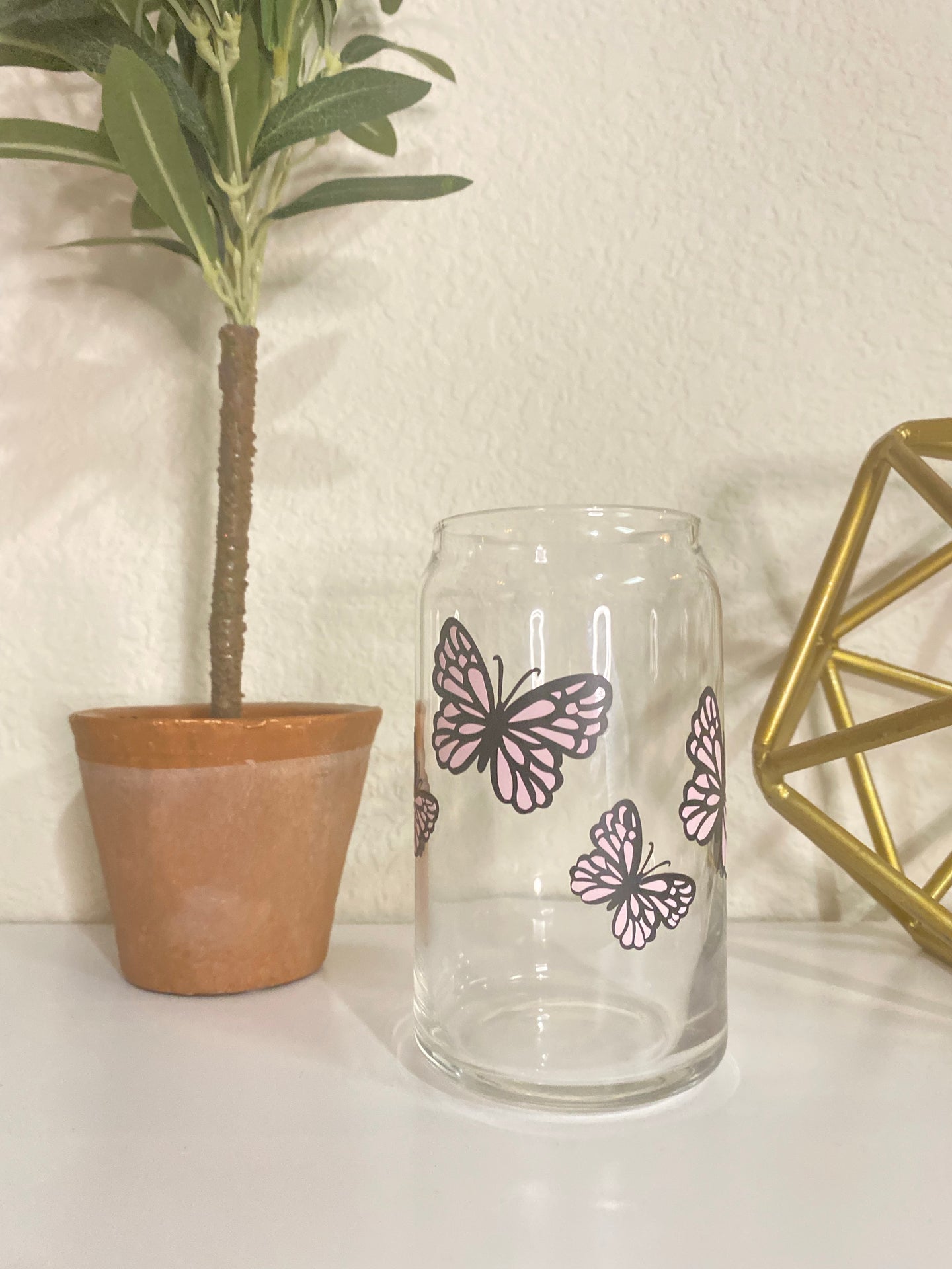 Pink & Black Butterfly 16 oz glass can cup